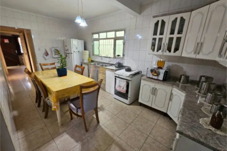 Casa Térrea à venda com 3 quartos no Centro, Poá, SP