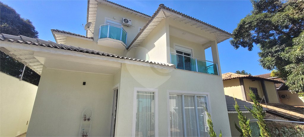 Sobrado à venda com 4 quartos, sendo 2 suítes, em Vila Irmãos Arnoni, São Paulo, SP