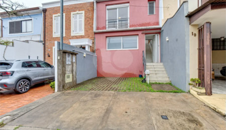 Casa de Vila à venda com 2 quartos, sendo 1 suíte,  em Alto da Boa Vista, São Paulo, SP