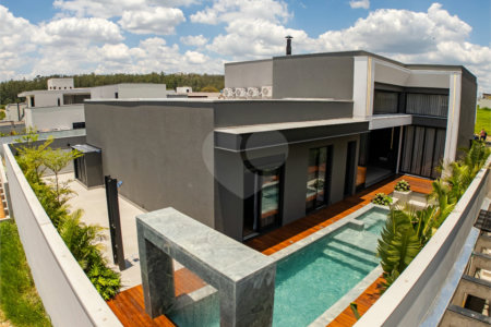 Casa à venda com 3 suítes no condomínio Villa dos Pinheiros, Indaiatuba - SP