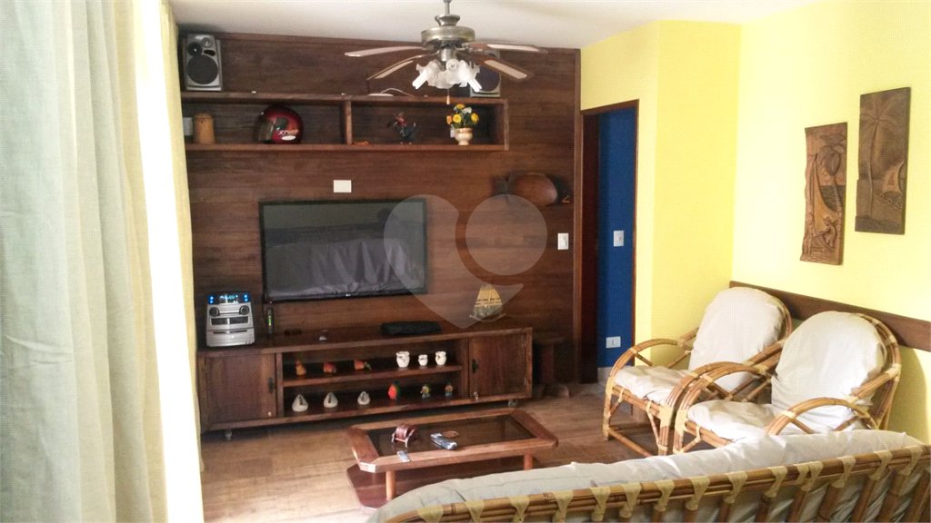 Apartamento à venda com 3 quartos, sendo 1 suíte, em Jardim Enseada, Guarujá, SP