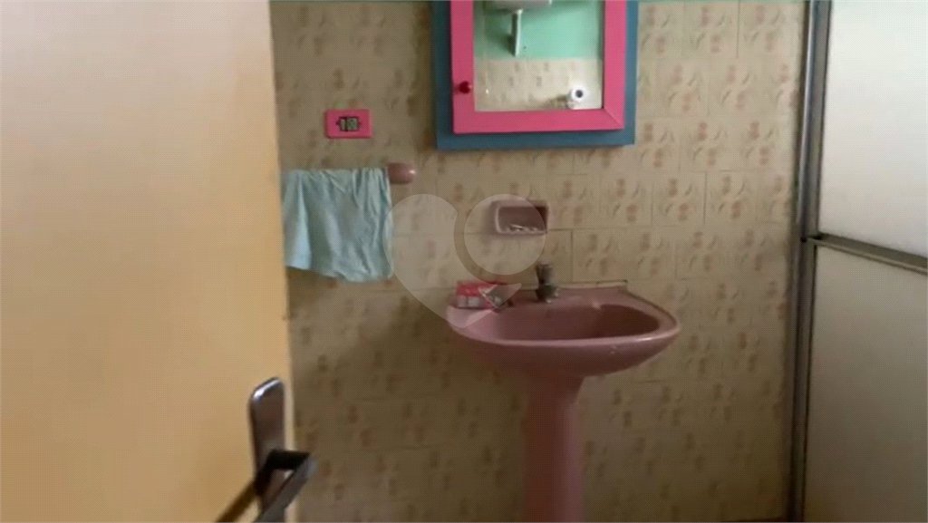 Casa à venda com 3 quartos, sendo 1 suíte,  no Centro, Salto, SP