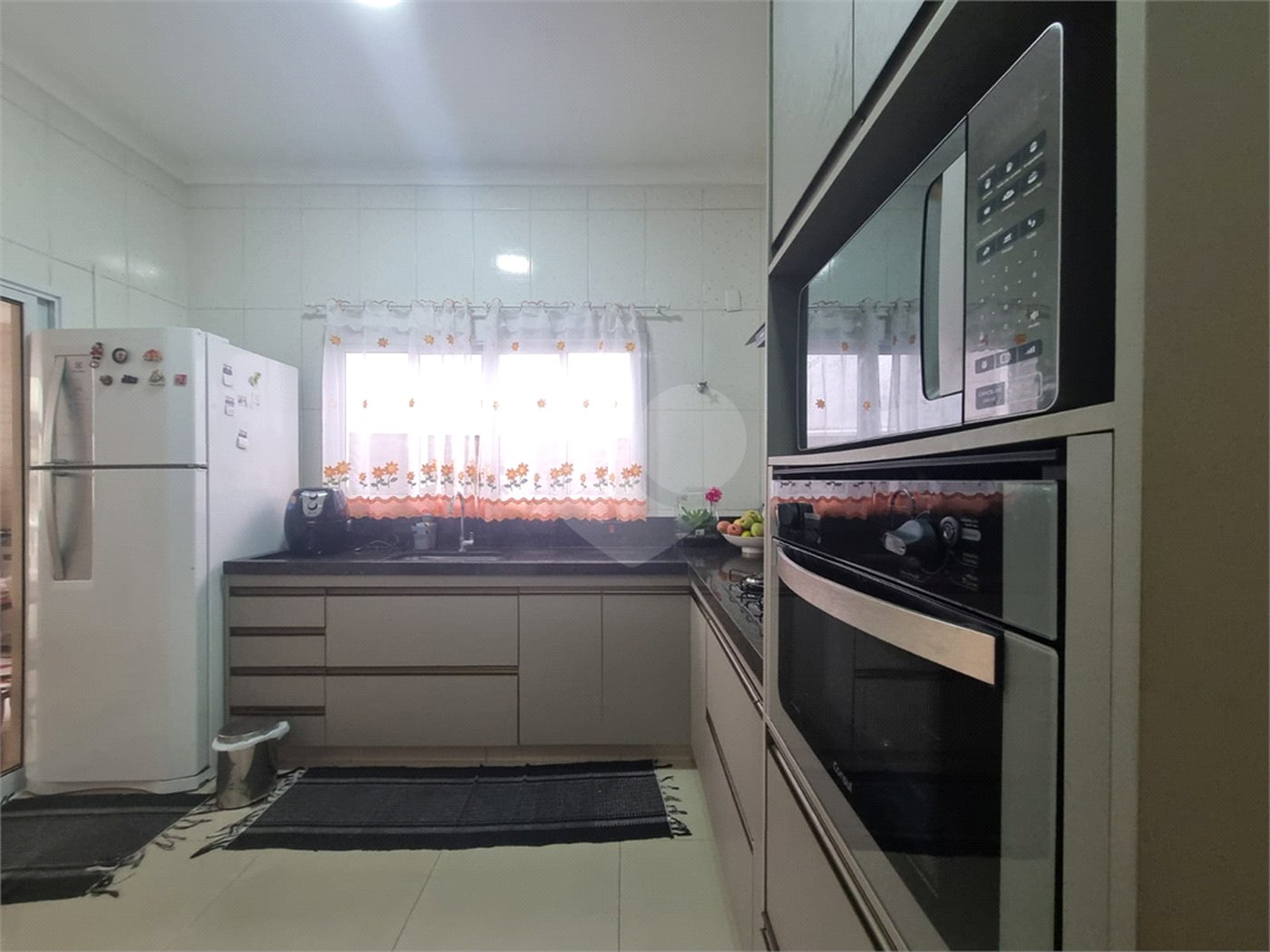 Casa à venda com 4 quartos, sendo 1 suíte,  no condomínio Ibiti do Paço, Sorocaba - SP
