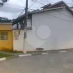 Casa à venda com 3 quartos, sendo 1 suíte, no condomínio Village Palmas, São Paulo - SP