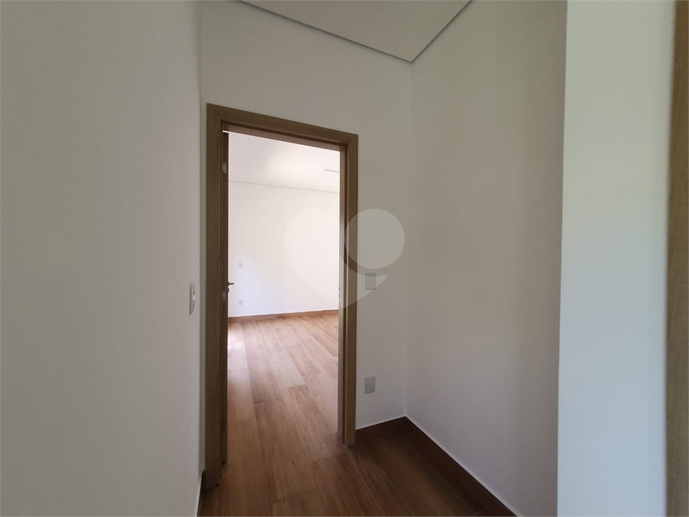 Casa à venda com 3 suítes no condomínio Via Castelli, Louveira - SP