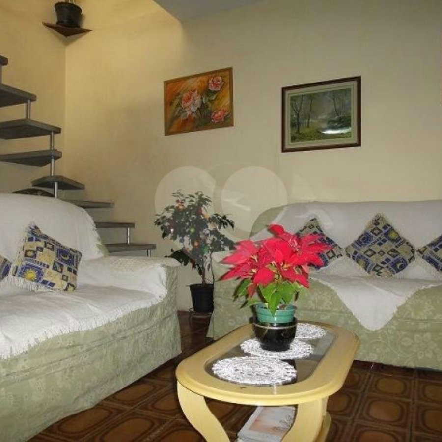 Casa à venda com 3 quartos, sendo 2 suítes, em Jardim Taboão, São Paulo, SP