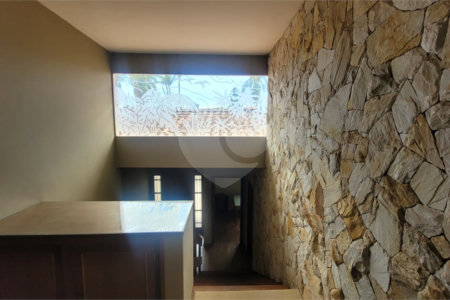 Casa à Venda . Aceita Permuta por Apto. ou Casa ,em Condomínio na Cidade São Paulo ou Bauru.