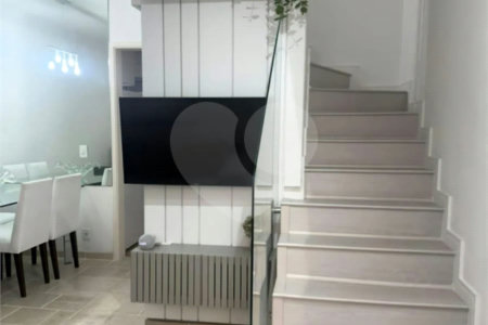 Casa à venda com 3 quartos, sendo 1 suíte, no condomínio Villas de São Francisco, São Paulo - SP