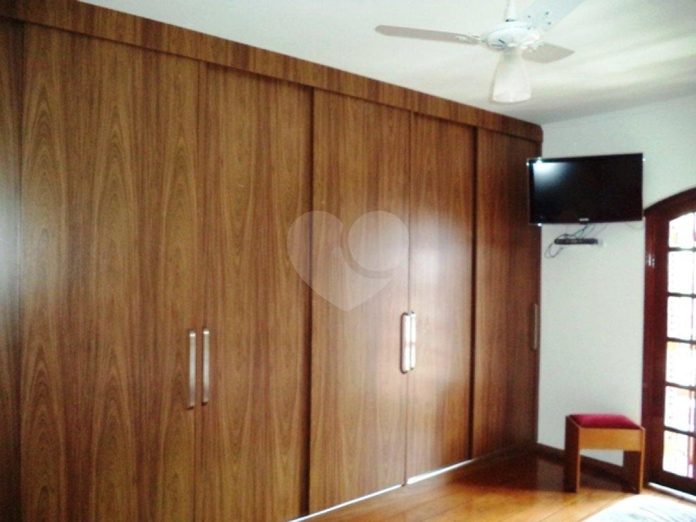 Sobrado à venda com 3 quartos, sendo 1 suíte, em Tremembé, São Paulo, SP