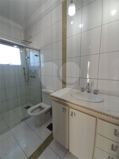 Casa à venda com 4 quartos, sendo 3 suítes, no condomínio Residencial Terras de Vinhedo, Vinhedo - SP