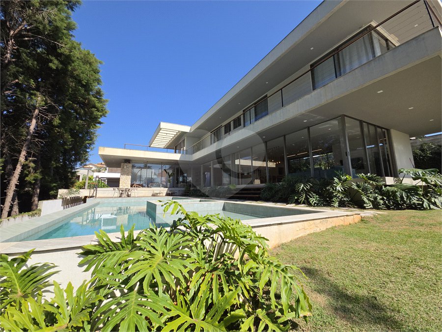Casa à venda com 4 suítes no condomínio Fazenda Imperial, Sorocaba - SP