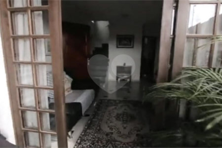 Sobrado à venda com 2 suítes em Jardim Monte Kemel, São Paulo, SP
