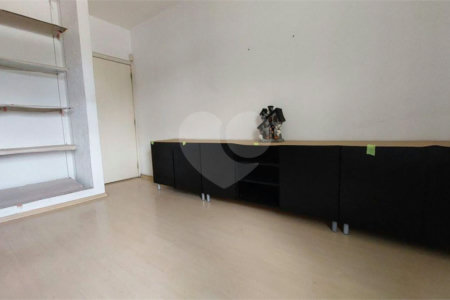 Casa à venda com 4 quartos, sendo 2 suítes,  em Vila Alexandria, São Paulo, SP