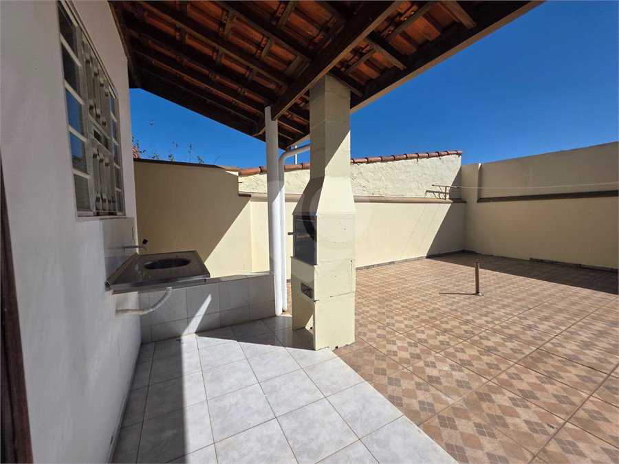 Casa à venda com 3 quartos, sendo 2 suítes, em Jardim Santo Antônio, Valinhos, SP