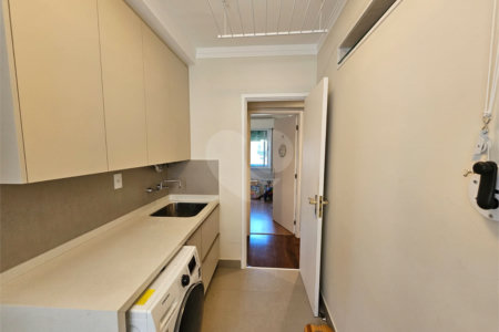 Apartamento à venda com 3 quartos, sendo 1 suíte, em Santo Amaro, São Paulo, SP