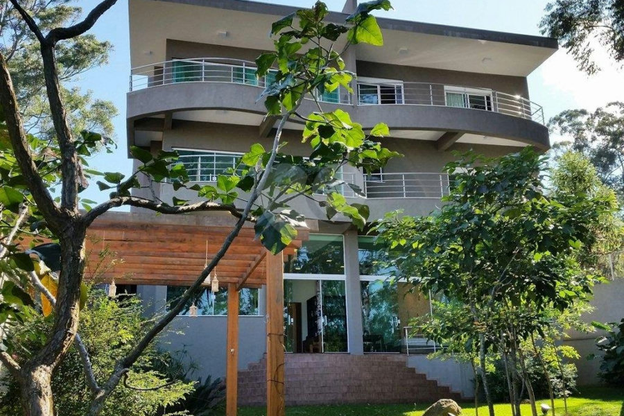 Casa à venda com 6 quartos, sendo 3 suítes, no condomínio Travessa Manuel Antônio Ferreira,85, São Paulo - SP