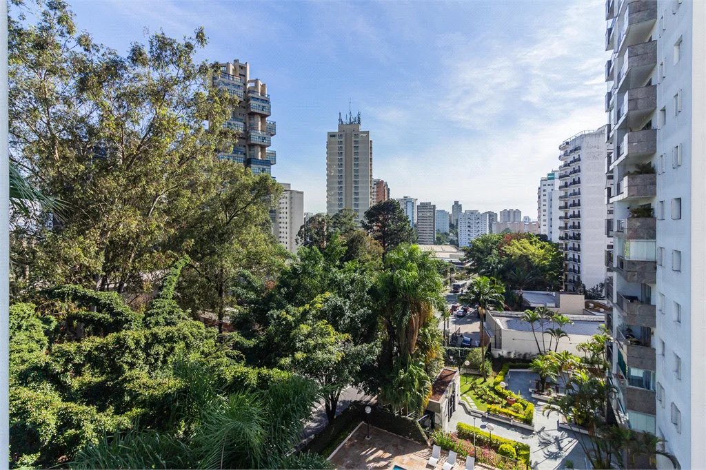 Apartamento à venda com 4 quartos, sendo 3 suítes, em Vila Andrade, São Paulo, SP