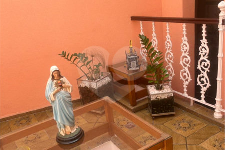 Sobrado à venda com 4 quartos, sendo 1 suíte,  em Jardim Leonor Mendes de Barros, São Paulo, SP