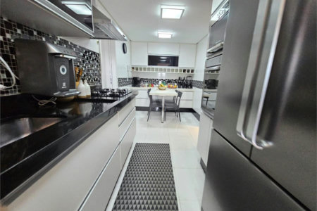 Apartamento à venda com 3 quartos, sendo 1 suíte, em Vila Regente Feijó, São Paulo, SP