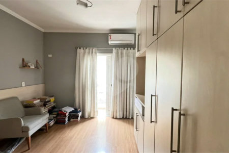 Casa à venda com 3 quartos, sendo 1 suíte, no condomínio Villagio Tramway, São Paulo - SP