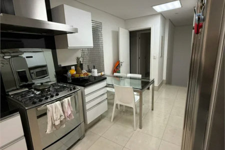 Casa à venda com 4 suítes no condomínio East Village, São Paulo - SP