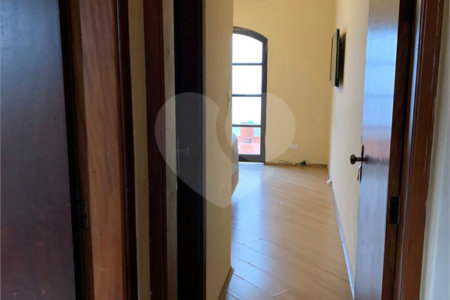 Sobrado à venda com 3 quartos, sendo 1 suíte, em Vila do Castelo, São Paulo, SP