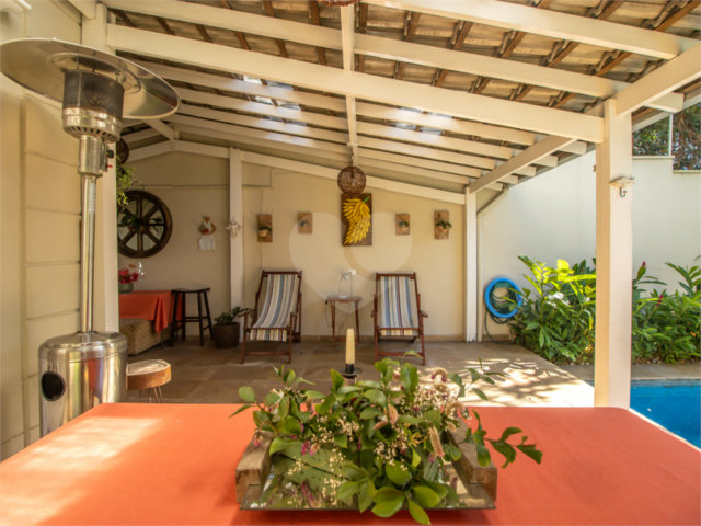 Casa à venda com 5 quartos, sendo 4 suítes,  no condomínio Bounganville, São Paulo - SP