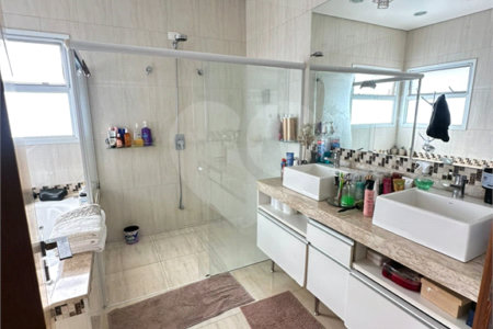 Sobrado à venda com 4 quartos, sendo 3 suítes, em Jardim Residencial Maggiore, Araraquara, SP