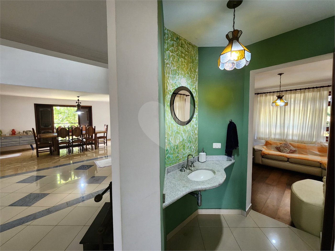 Casa à venda com 5 suítes no condomínio Suíça da Cantareira, Mairiporã - SP