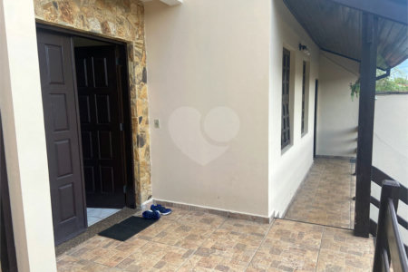 Sobrado à venda com 3 quartos, sendo 1 suíte,  em Vila Suissa, Mogi das Cruzes, SP