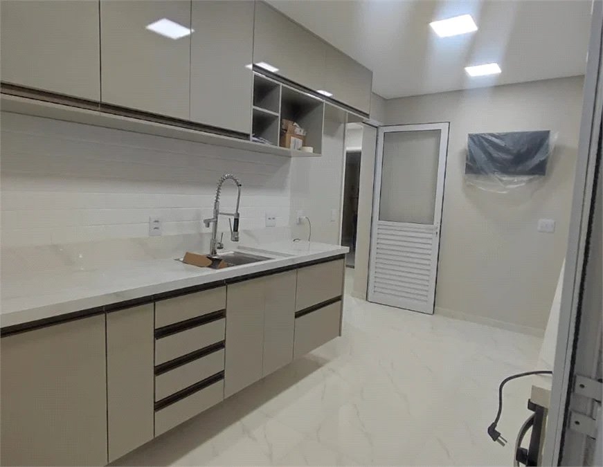 Apartamento à venda com 3 quartos, sendo 2 suítes,  em Jardim Arpoador, São Paulo, SP