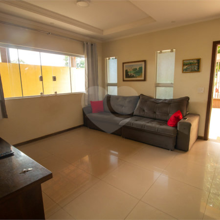 Casa à venda com 3 quartos, sendo 1 suíte, em Jardim Bela Vista, Araçariguama, SP