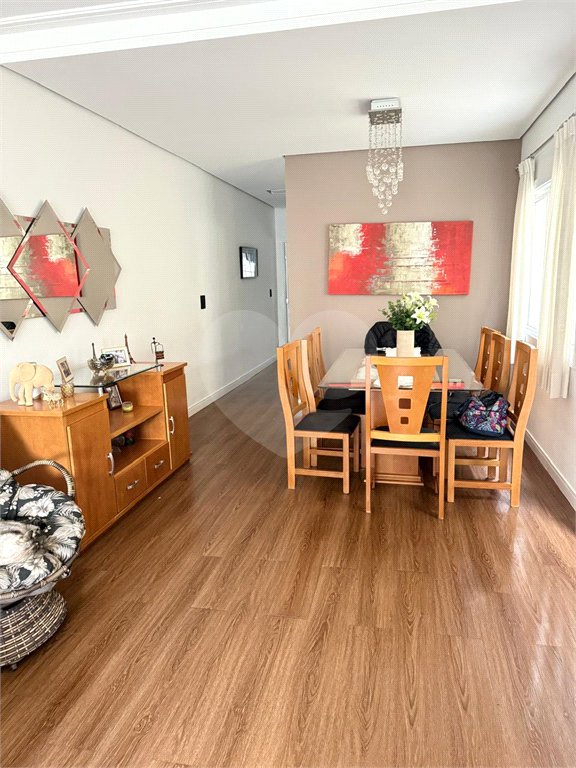 Sobrado à venda com 3 quartos, sendo 1 suíte, em Vila Irmãos Arnoni, São Paulo, SP