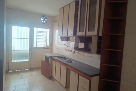 Casa Térrea à venda com 3 quartos, sendo 1 suíte,  em Campininha, São Paulo, SP