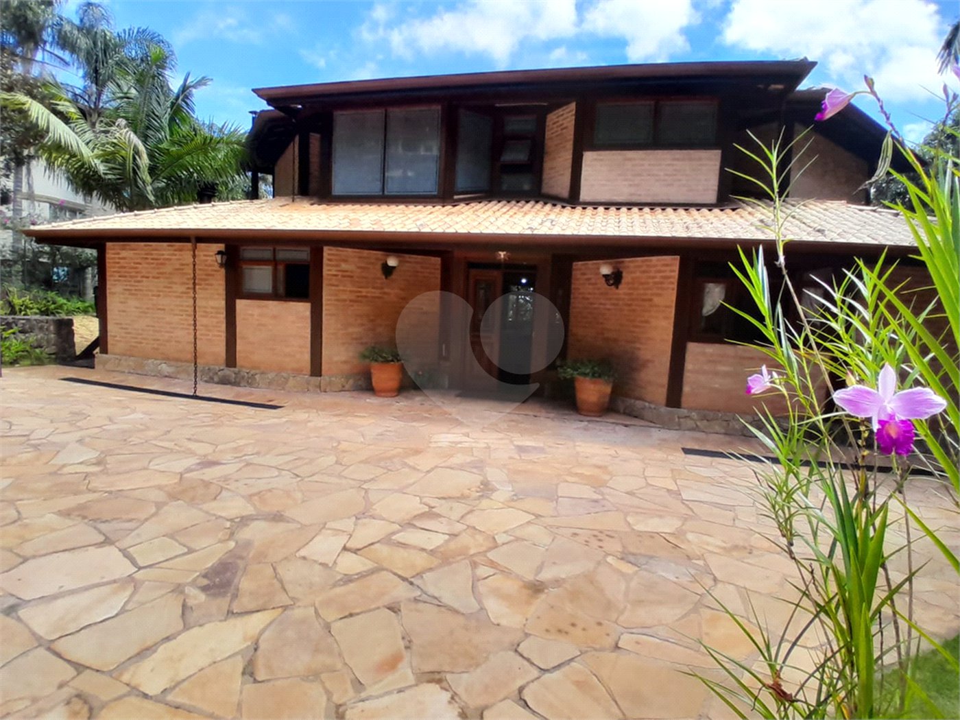 Casa à venda com 4 quartos, sendo 2 suítes, no condomínio Cantareira, Mairiporã - SP