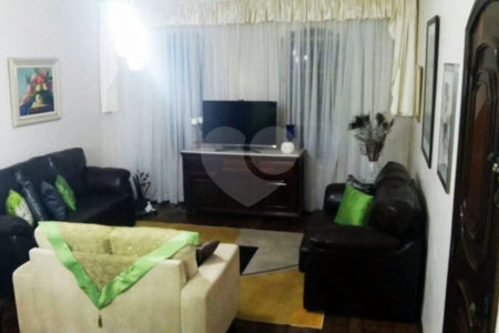 Casa à venda com 3 quartos, sendo 1 suíte, em Santa Teresinha, São Paulo, SP