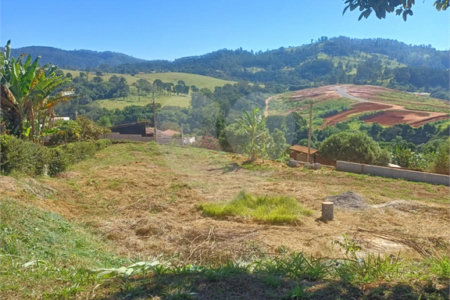 Terreno à venda no Centro, Piracaia, SP