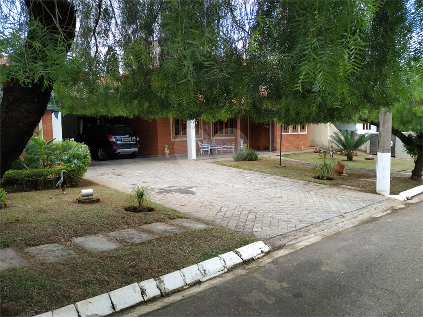 Casa à venda com 5 quartos, sendo 3 suítes,  no condomínio Portella, Itu - SP