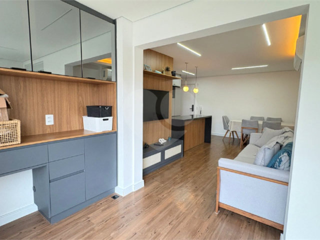 Apartamento à venda com 3 quartos, sendo 1 suíte,  em Santo Amaro, São Paulo, SP