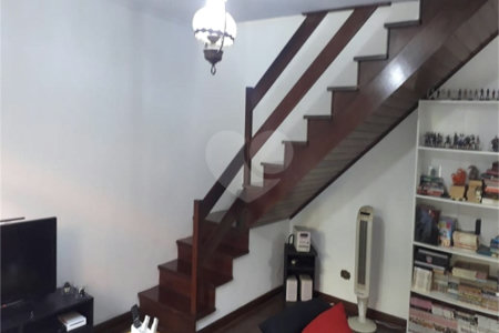 Sobrado à venda com 2 quartos em Vila dos Remédios, São Paulo, SP