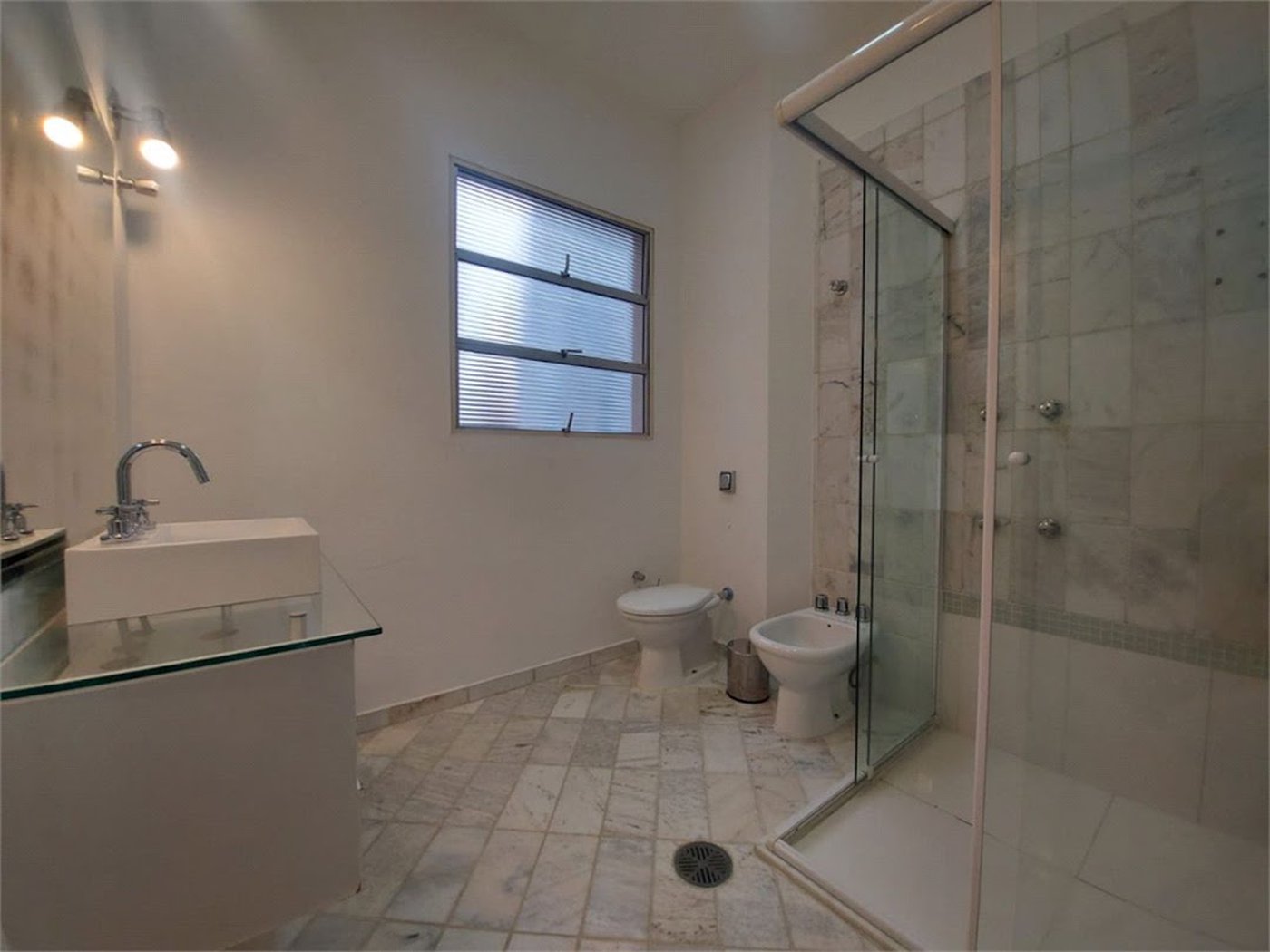 Apartamento com 4 dormitórios à venda, 120 m² por R$ 700.000,00 - Pitangueiras - Guarujá/SP
