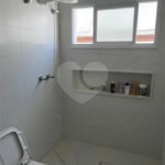 Casa à venda com 5 quartos, sendo 1 suíte, no condomínio Portal da Serra, São José dos Campos - SP