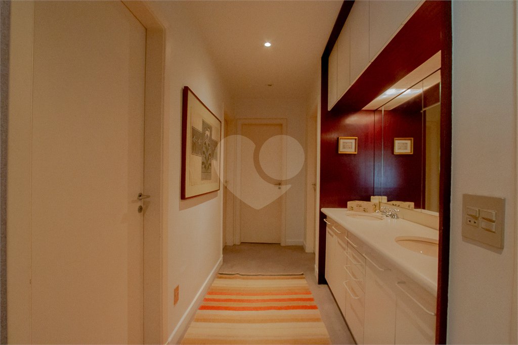 Casa à venda com 3 quartos, sendo 1 suíte,  em Campo Belo, São Paulo, SP