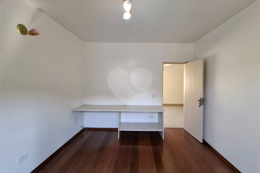 Sobrado à venda com 3 quartos no Brasilândia, São Paulo, SP