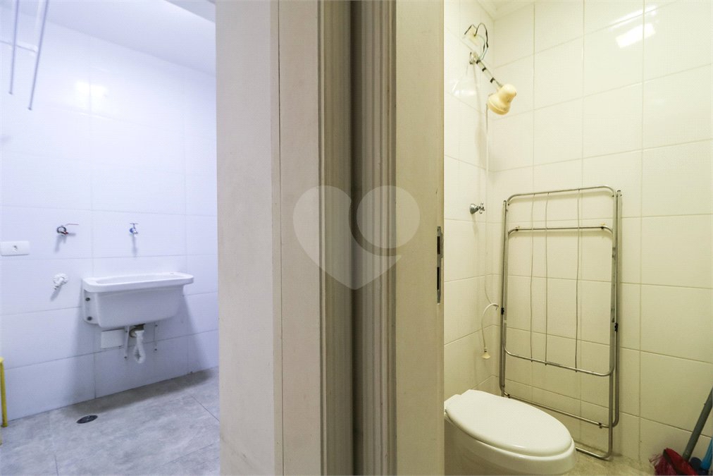 Casa à venda com 4 quartos, sendo 3 suítes, no condomínio Flower Garden Residence, São Paulo - SP