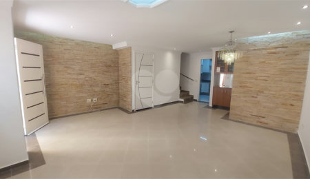 Casa para alugar com 3 quartos, sendo 1 suíte, no condomínio Santanna, São Paulo - SP