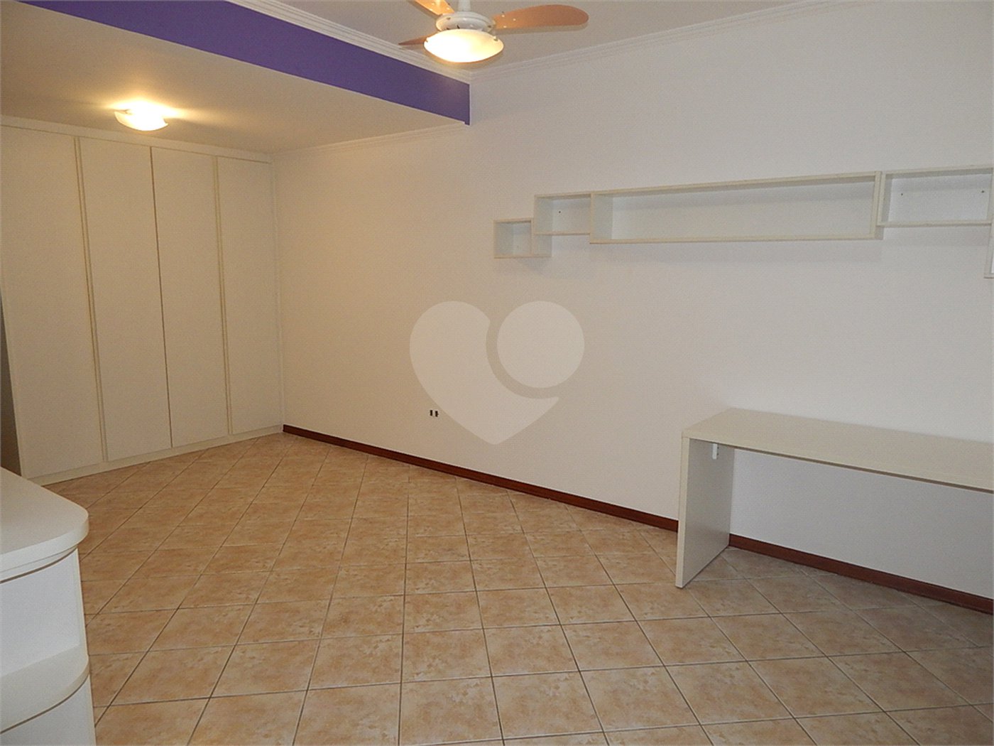 Casa à venda com 3 quartos, sendo 1 suíte, no condomínio Alpes de Vinhedo, Vinhedo - SP