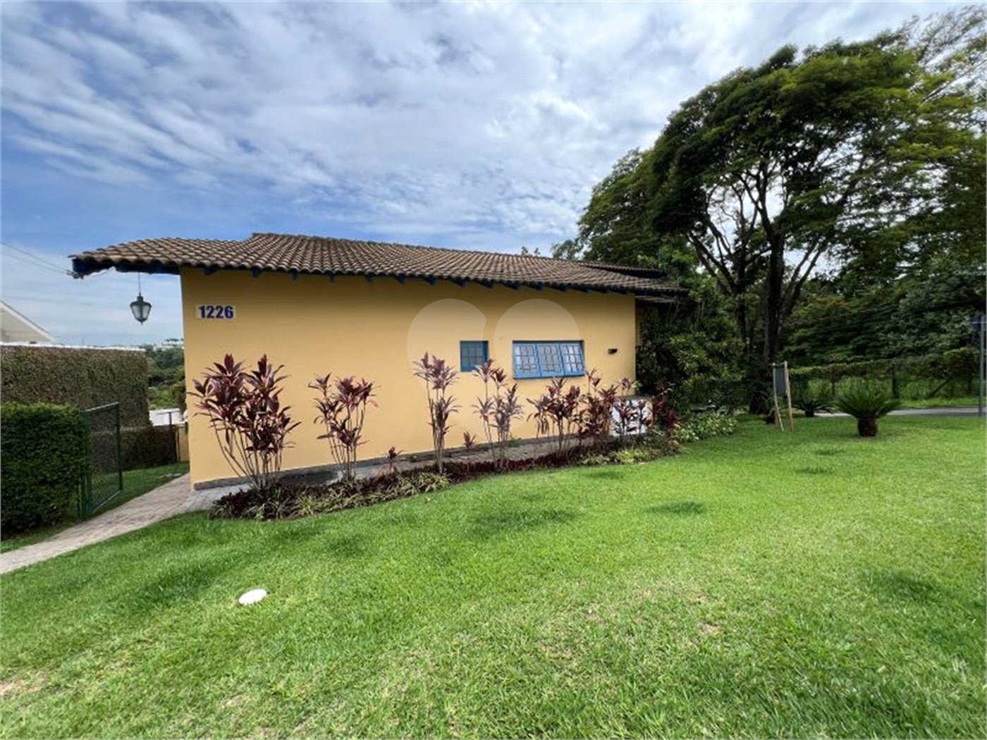 Casa à venda ou para alugar com 4 quartos, sendo 3 suítes, no condomínio Estância Marambaia, Vinhedo - SP