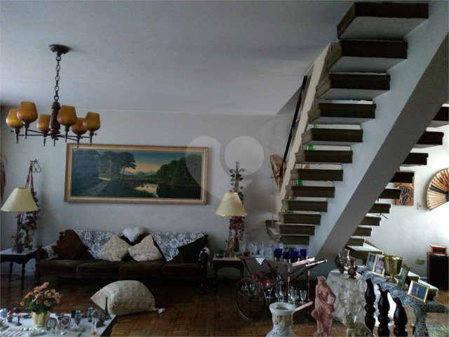 Casa à venda com 4 quartos, sendo 1 suíte,  em Campo Belo, São Paulo, SP
