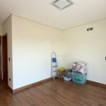 Casa de alto padrão com 3 suítes no Condomínio Damha 2,